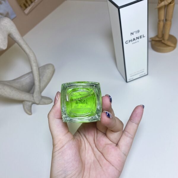 Chanel N°19 100ml