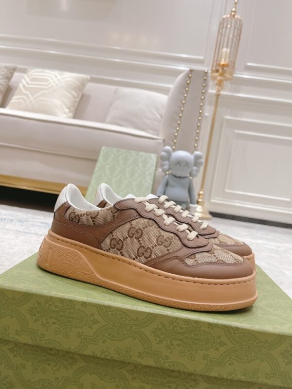 GUCCI Women's GG sneaker