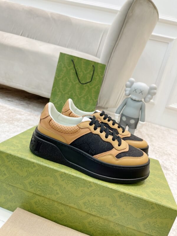 GUCCI Women's GG sneaker