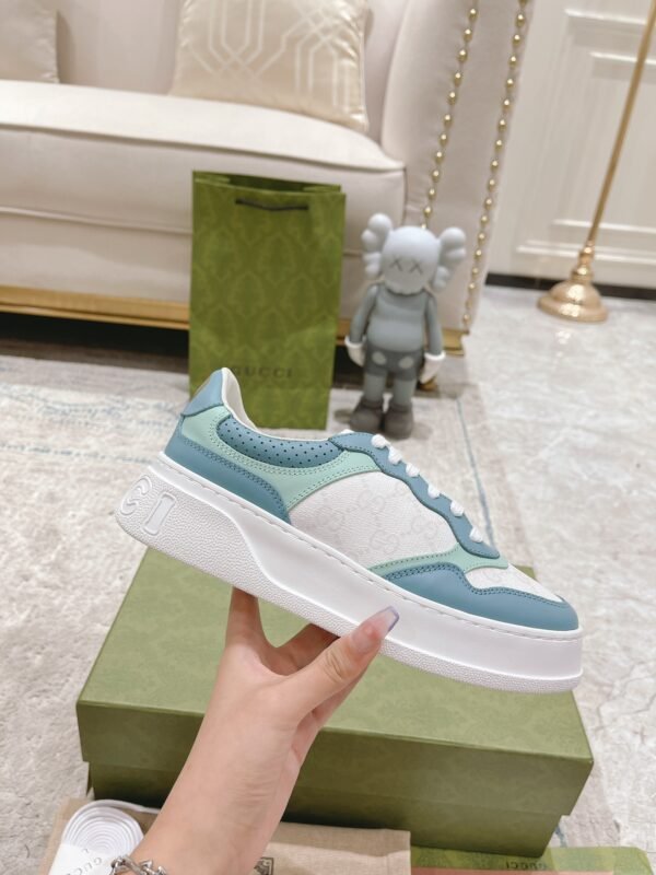 GUCCI Women's GG sneaker