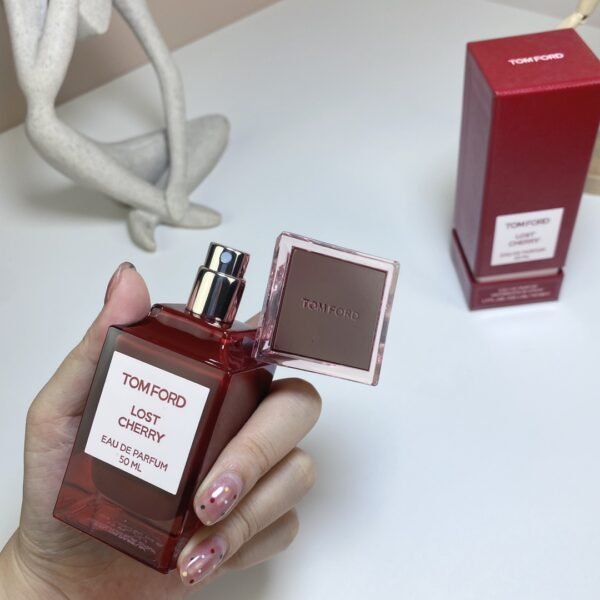 Tom Ford  Lost Cherry Perfume