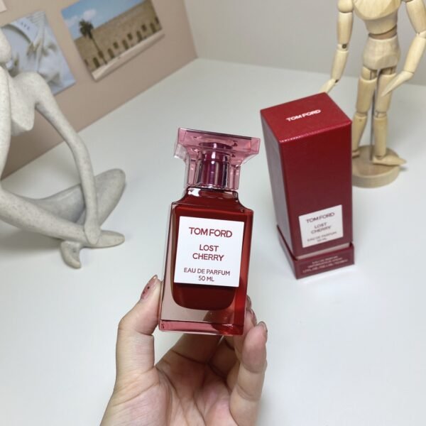 Tom Ford  Lost Cherry Perfume
