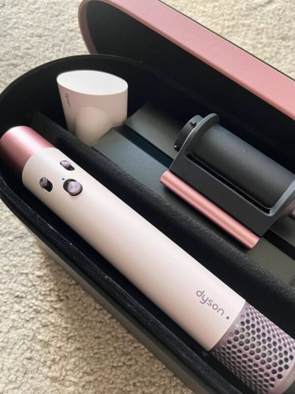 New Dyson Airwrap i.d.™ multi-styler and dryer Straight+Wavy