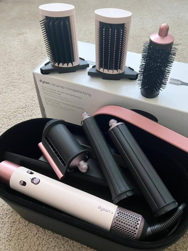 New Dyson Airwrap i.d.™ multi-styler and dryer Straight+Wavy