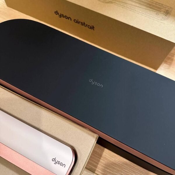 New Dyson Airwrap i.d.™ multi-styler and dryer Straight+Wavy